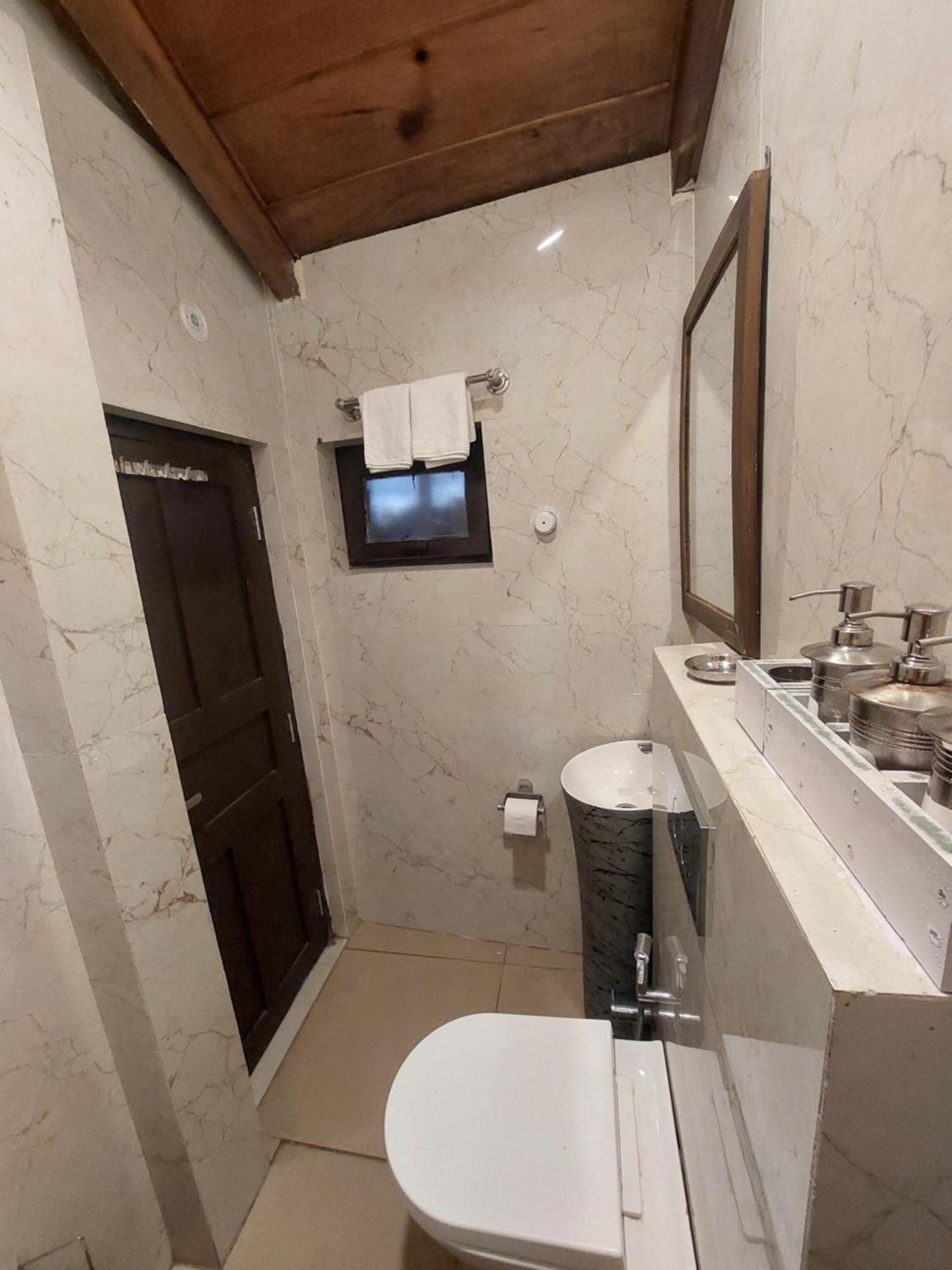 Alinda House Naukuchiatal By The Ghaur Hotel Bhimtal Ngoại thất bức ảnh
